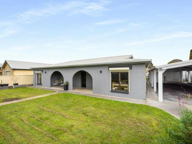 4 Bedroom House Mount Gambier SA 105933221