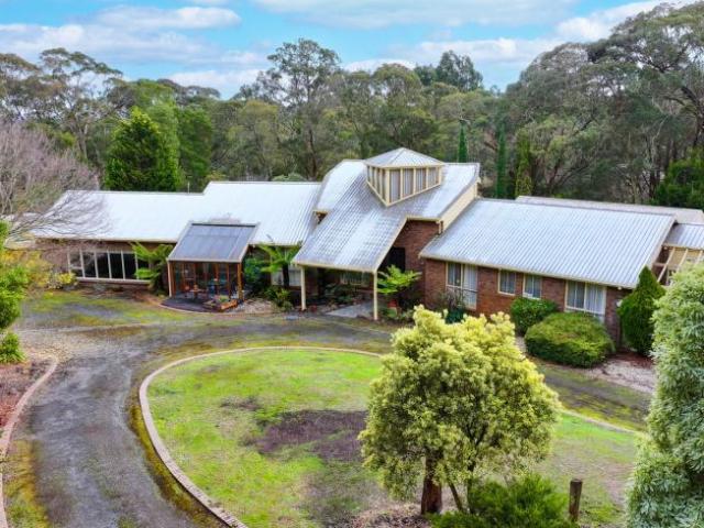 4 Bedroom House MOUNT HELEN VIC 105945076