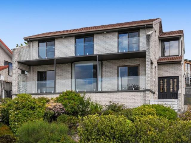 4 Bedroom House Mount Nelson TAS 106042163