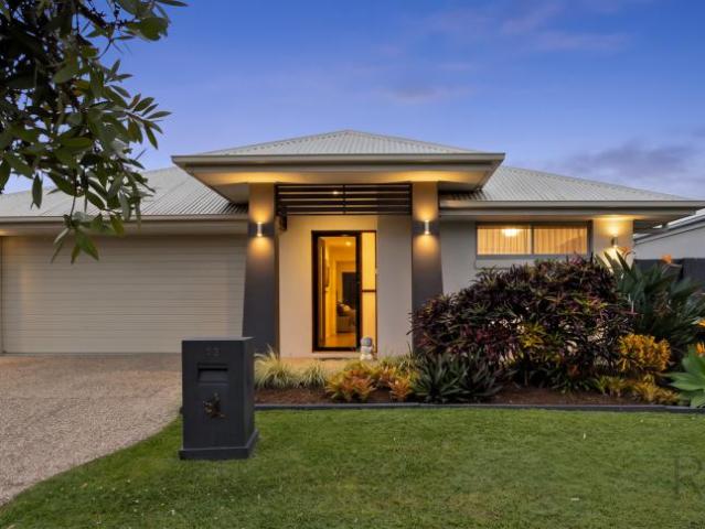4 Bedroom House Mountain Creek QLD 105626380