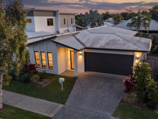 4 Bedroom House Mountain Creek QLD 105745308
