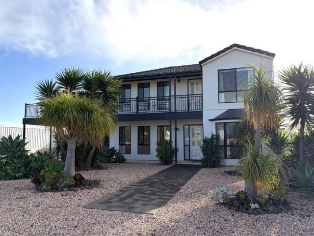4 Bedroom House Moonta Bay SA 103658998