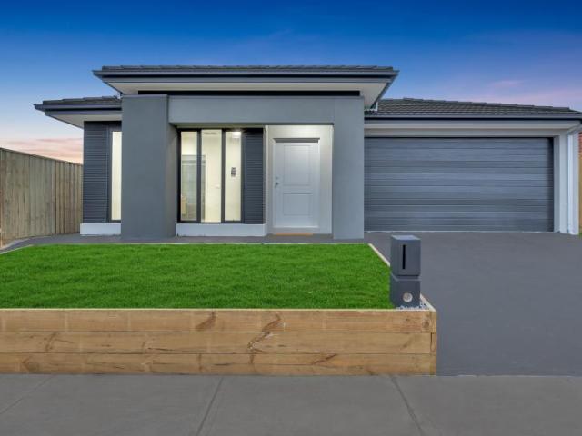 4 Bedroom House Mambourin VIC 101583131