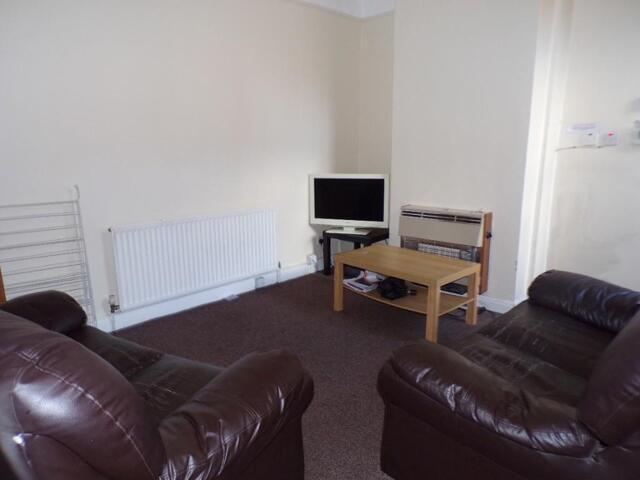 4 Bedroom House Manchester Greater Manchester 103485695