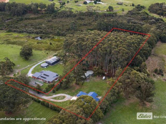 4 Bedroom House Mckail WA 105932600