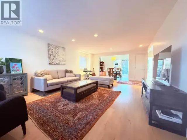 4 Bedroom House North Vancouver BC 105467393
