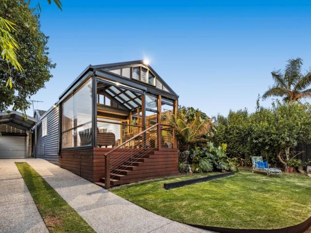 4 Bedroom House Northcote VIC 102765963