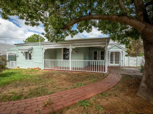 4 Bedroom House Narrogin WA 105932685