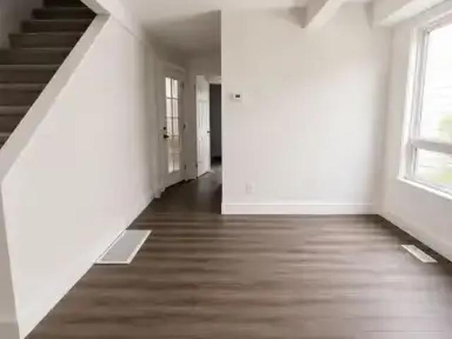 4 Bedroom House Niagara Falls ON 103958779
