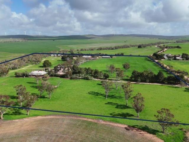 4 Bedroom House Snowtown SA 101909070