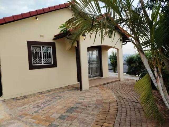 4 Bedroom House Southgate Southgate 105865025