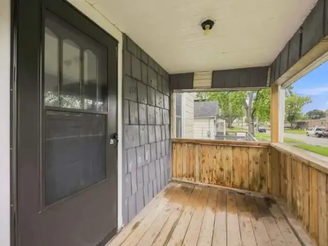 4 Bedroom House Sarnia ON 105703940