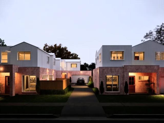 4 Bedroom House Seaford VIC 104893754