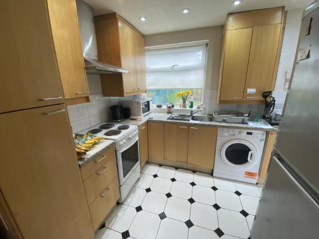4 Bedroom House Selly Oak West Midlands 101688746