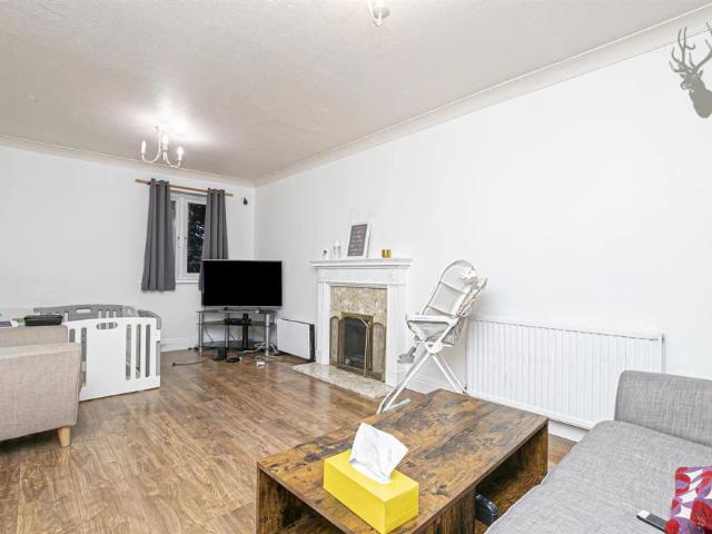 4 Bedroom House Semi Detached