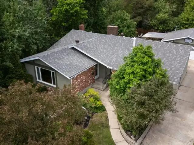 4 Bedroom House Sherwood Park AB 105543352