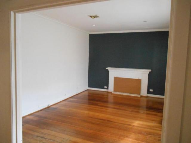 4 Bedroom House Springvale, VIC 104846530