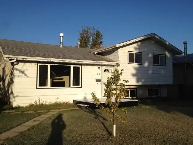 4 Bedroom House Spruce Grove AB 104563507