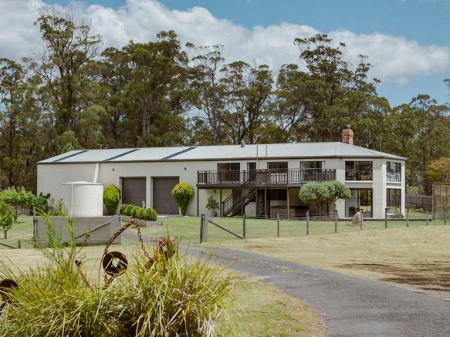 4 Bedroom House St Helens TAS 106030326