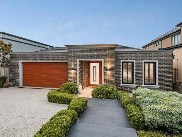 4 Bedroom House Strathmore VIC 105819698