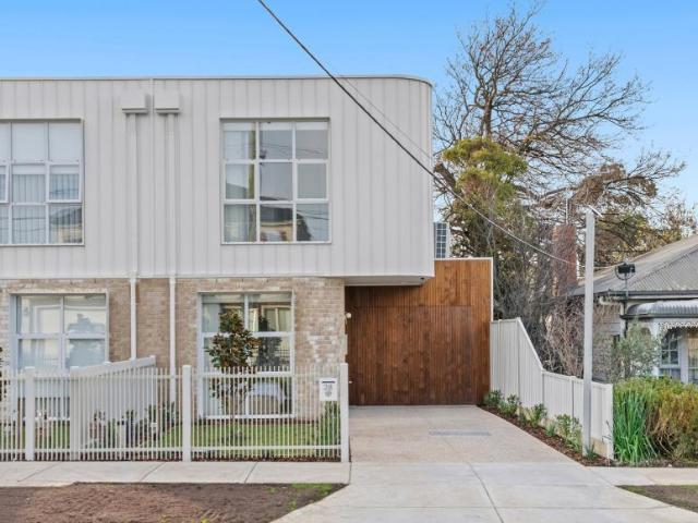 4 Bedroom House Strathmore VIC 105819750