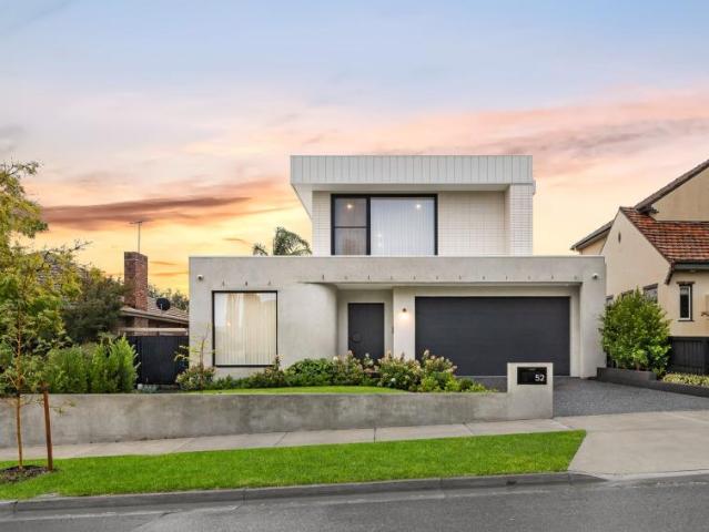 4 Bedroom House Strathmore VIC 105819932