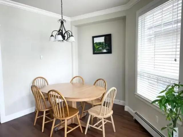 4 Bedroom House Surrey BC 102578897