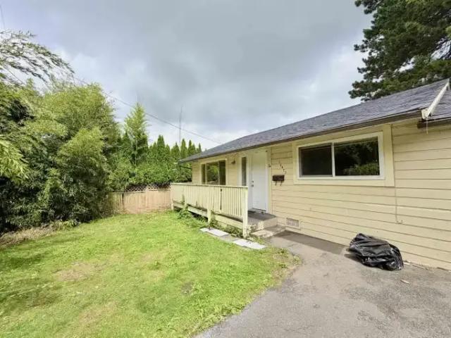 4 Bedroom House Surrey BC 103740072