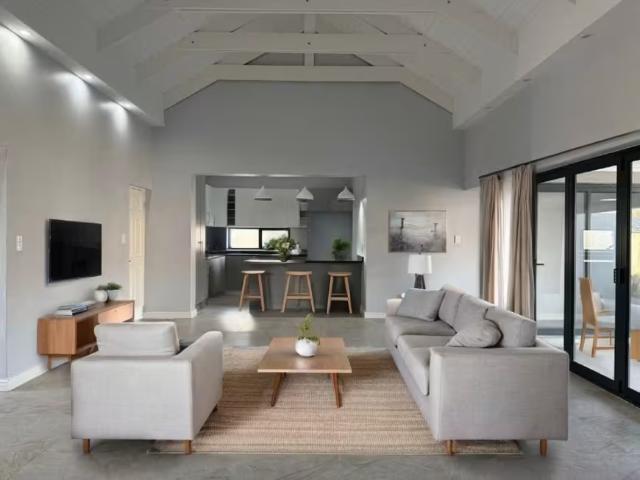 4 Bedroom House Paarl Central West Paarl Central West 105867890