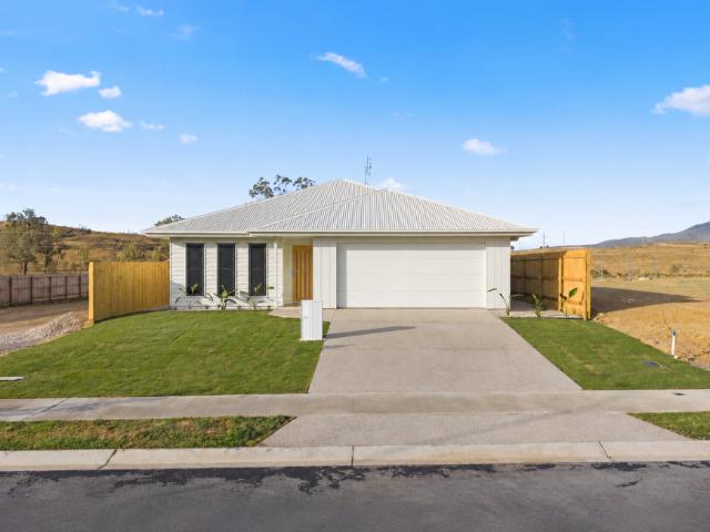 4 Bedroom House Parkhurst QLD 106064027