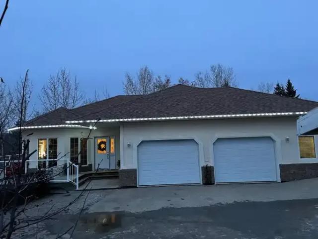 4 Bedroom House Pine Lake AB 105135577