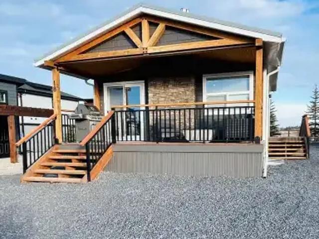 4 Bedroom House Rocky View County AB 104434119