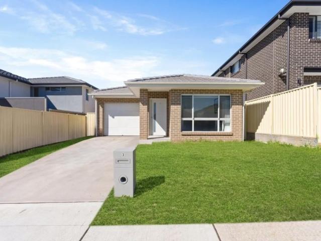 4 Bedroom House Rosemeadow NSW 105972591