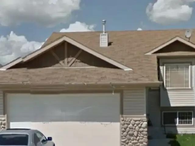 4 Bedroom House Red Deer AB 104182432