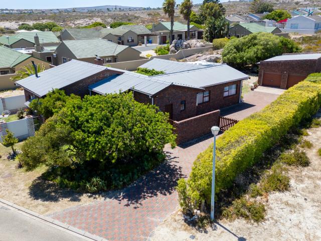 4 Bedroom House Rented in Middedorp