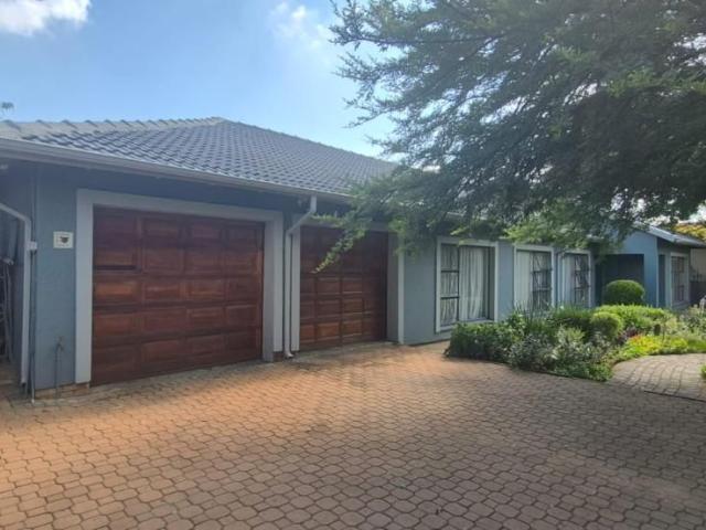 4 Bedroom house rented in Brackenhurst, Alberton