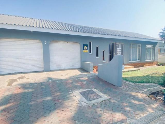 4 Bedroom house to rent in Uitsig, Bloemfontein