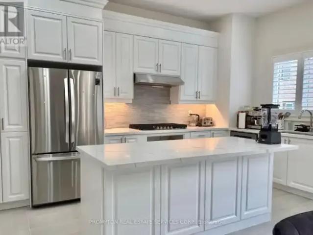 4 Bedroom House Richmond Hill ON 104000253