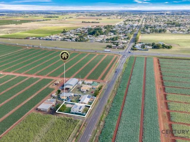 4 Bedroom House Woongarra, QLD 103697314