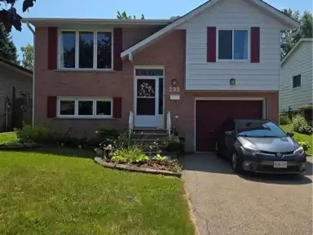 4 Bedroom House Waterloo ON 104876965
