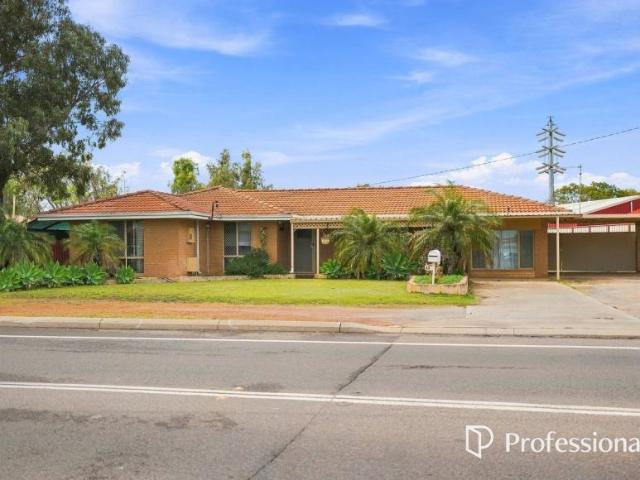 4 Bedroom House Waggrakine WA 105971827