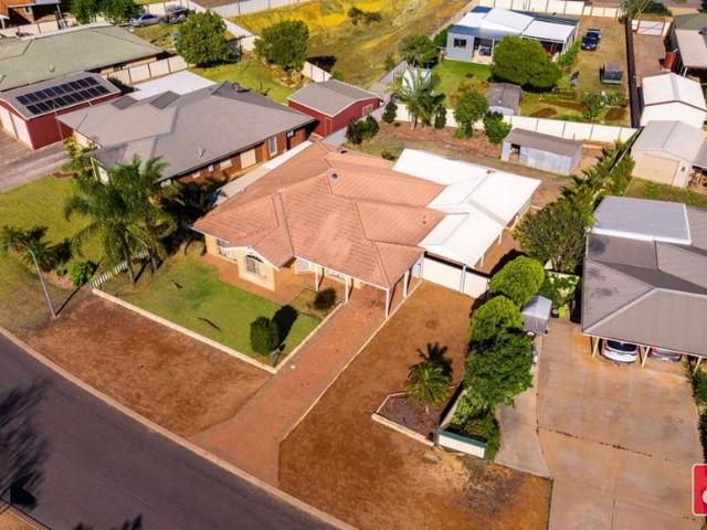 4 Bedroom House Waggrakine WA 106199075