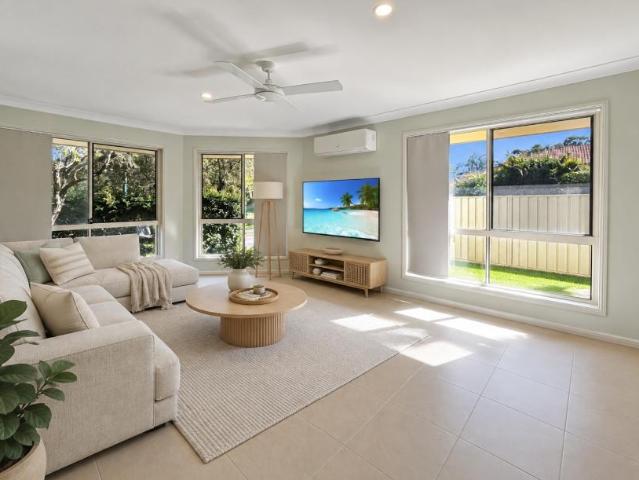 4 Bedroom House Wakerley QLD 105137709