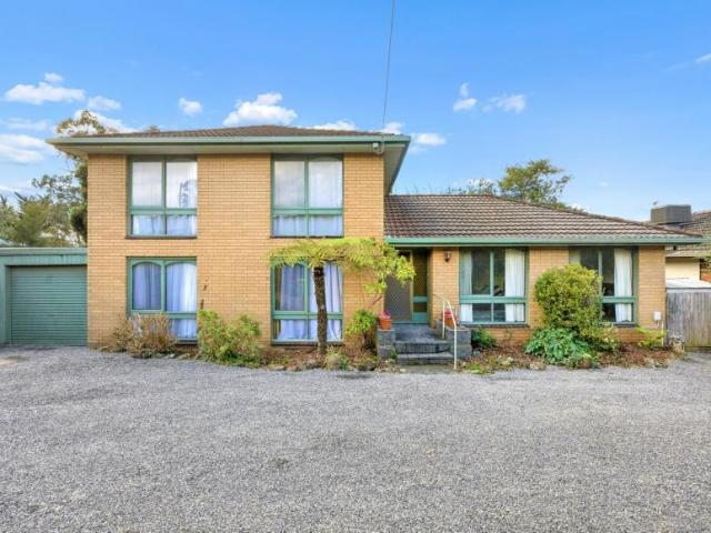 4 Bedroom House Wandin North VIC 104438294