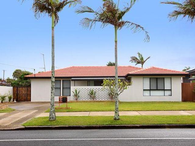 4 Bedroom House Warana QLD 104684419