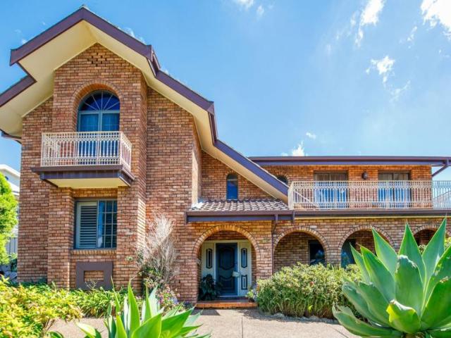 4 Bedroom House Warners Bay NSW 106168440