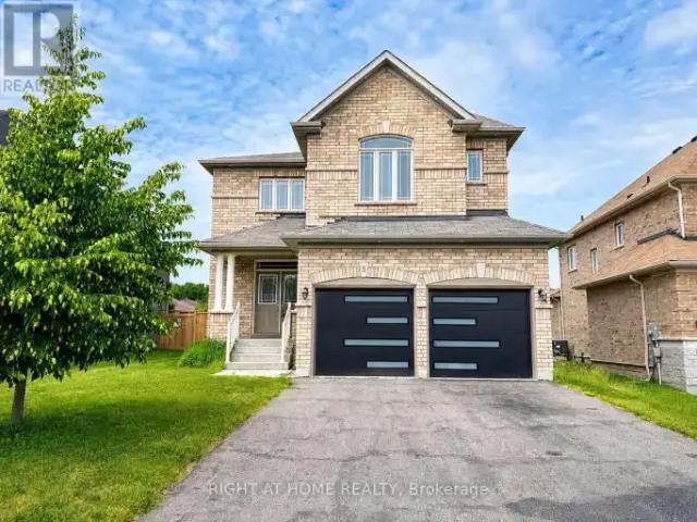 4 Bedroom House Wasaga Beach ON 104941013