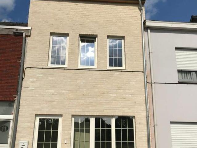 4 bedroom house with garden, EPC rating B, built in 2019