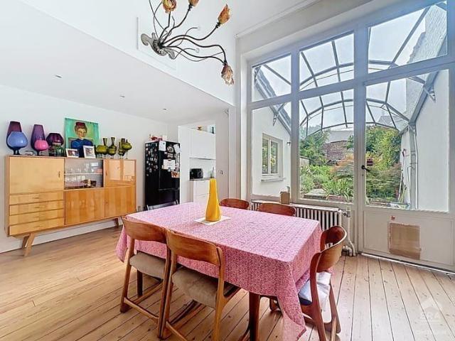 4 bedroom house with garden for rent in Ixelles