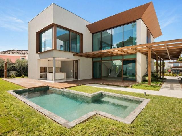 4 Bedroom House with swimming pool, São João do Estoril, Cascais